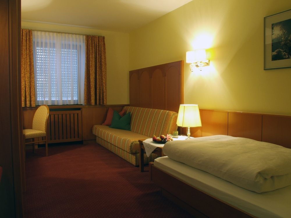 Akzent Hotel Restaurant Altdorfer Hof ヴァインガルテン エクステリア 写真