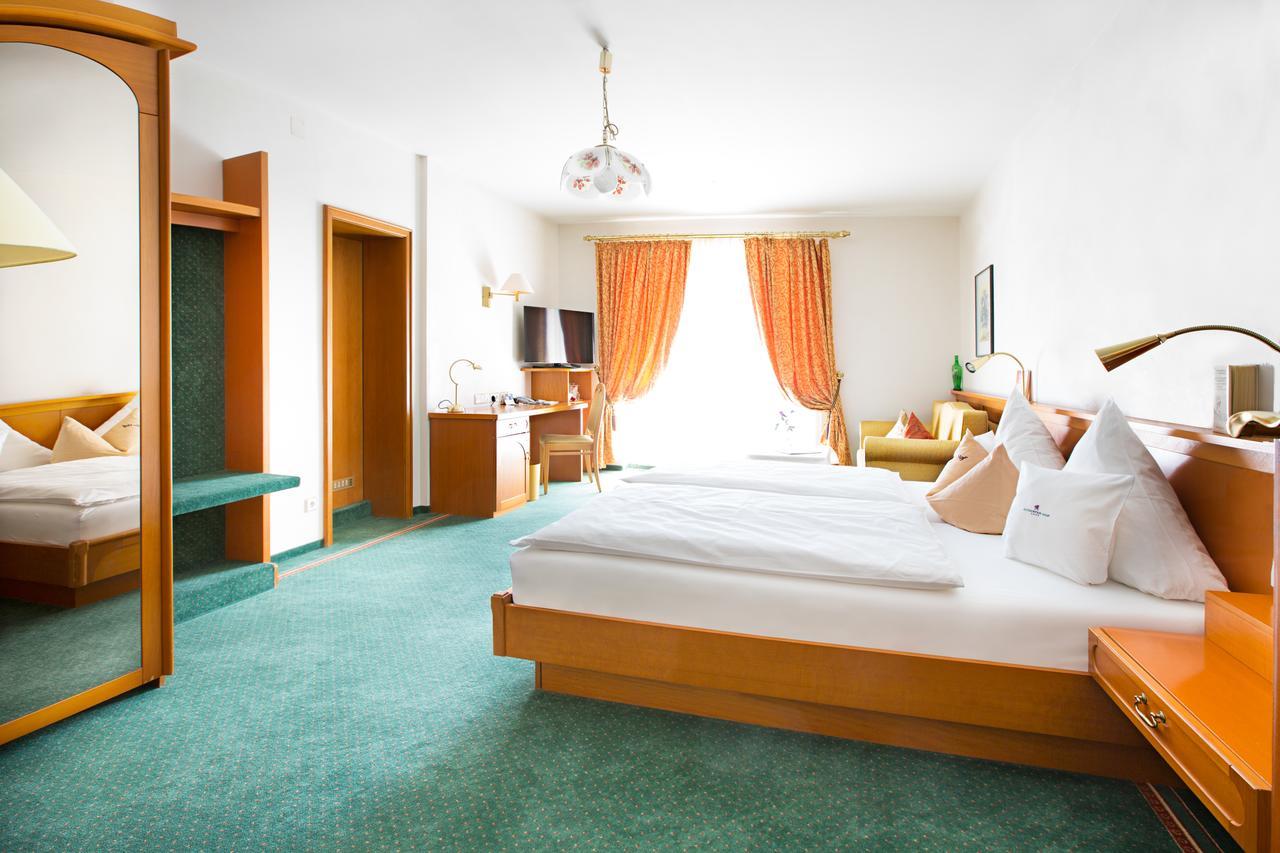 Akzent Hotel Restaurant Altdorfer Hof ヴァインガルテン エクステリア 写真