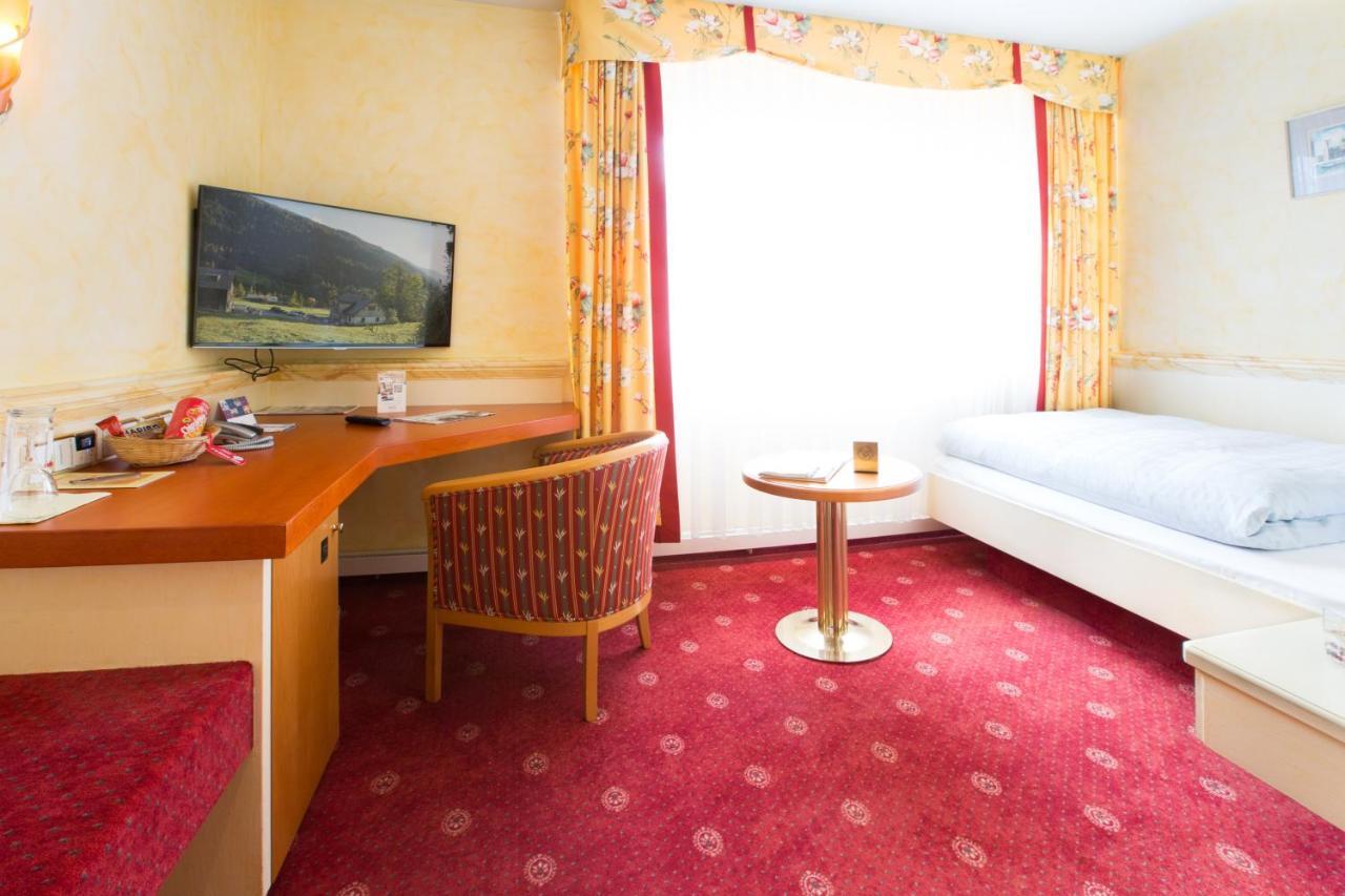 Akzent Hotel Restaurant Altdorfer Hof ヴァインガルテン エクステリア 写真